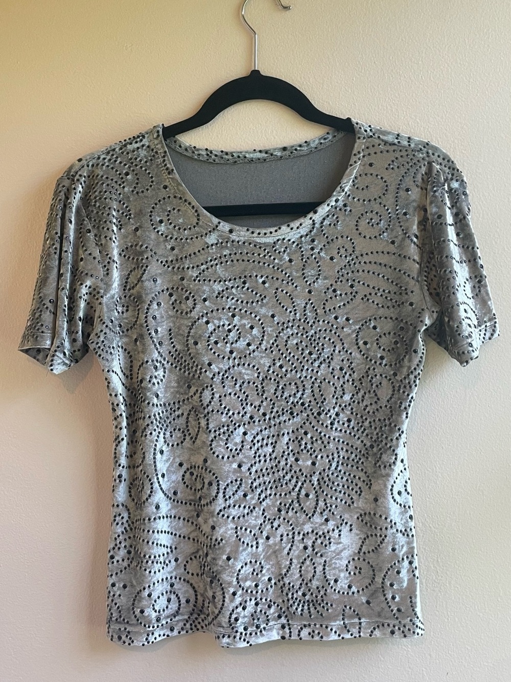 Y2K Silver Crushed Velvet Rhinestone Studded Top Black Swirl Short Sleeve S